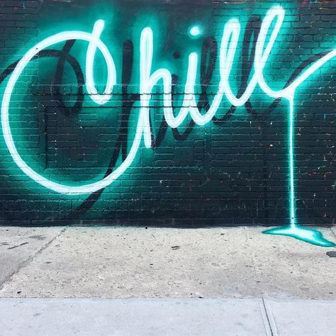 Currently 44 degrees in Brooklyn. #chillllllllllllllllll #❄️ Neon Graffiti, Drukarka 3d, Graffiti Artwork, Bright Art, Spray Paint Art, Graffiti Painting, Neon Aesthetic, Murals Street Art, Graffiti Wall Art