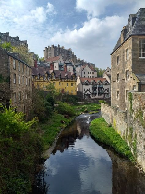 Scotland Astethic, Edinburg Scotland Aesthetic, Scotland Small Towns, Down Town Aesthetic, Old Small Town Aesthetic, Glasgow Scotland Aesthetic, Living In Scotland Aesthetic, Scottish Town Aesthetic, Small Town Scotland Aesthetic