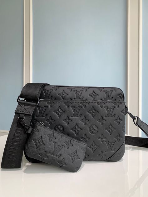 Cross Bag For Men, Louis Vuitton Mens Bag, Birthday Outfit For Teens, Mens Designer Bag, Sling Bag Men, Louis Bag, Luxury Gifts For Men, Black Men Fashion Swag, Money Stacks