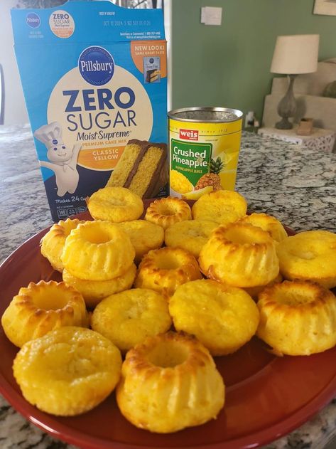 Four ingredient pineapple cupcakes - All Recipes Club Weight Watchers Pineapple Cupcakes, Weight Watchers Pineapple Dessert, 4 Ingredient Pineapple Cupcakes, Ww Cupcakes, Pineapple Bundt Cake Recipe, Weight Watchers Cupcakes, Sugar Free Yellow Cake, Lemon Greek Yogurt, Yellow Cake Mix Recipes