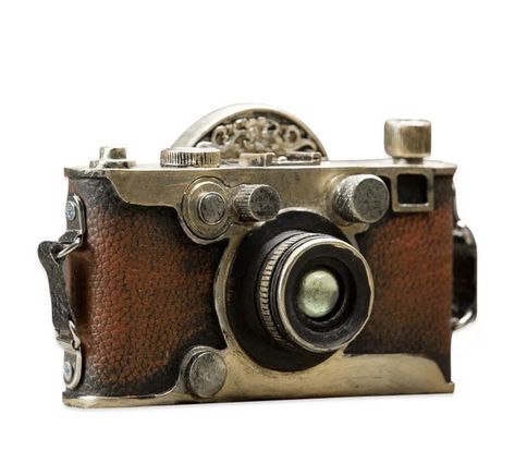 Steampunk Camera, Old Fashioned Camera, Vintage Camera Decor, Fotocamere Vintage, 35mm Film Photography, Antique Cameras, Free Vintage Printables, Retro Gadgets, Old Cameras