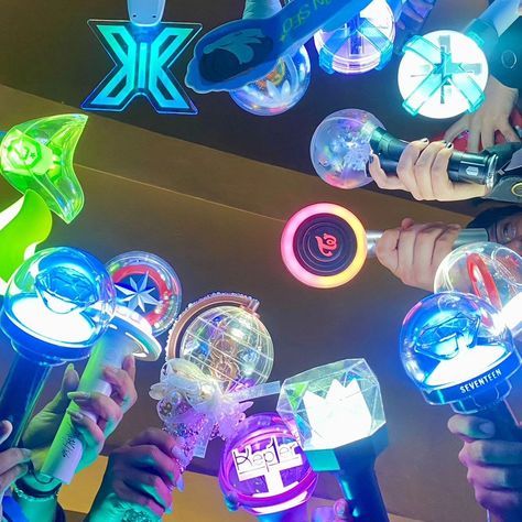 𝑩𝒆𝒊𝒏𝒈 𝒊𝒏 𝒍𝒐𝒗𝒆 𝒘𝒊𝒕𝒉 𝑲𝒑𝒐𝒑 𝒍𝒊𝒇𝒆🫰🏻💛💚🩵💜🩷 #kpop #kpopconcert #kpopcollection #kpoplightstick #lighstickkpop #lighstick #kpoplike #kpoplife Kpop Light Stick, Lightsticks Kpop, Aesthetic Archive, Kpop Life, Kpop Lightsticks, Kpop Core, Lightstick Kpop, Kpop Lightstick, Being In Love