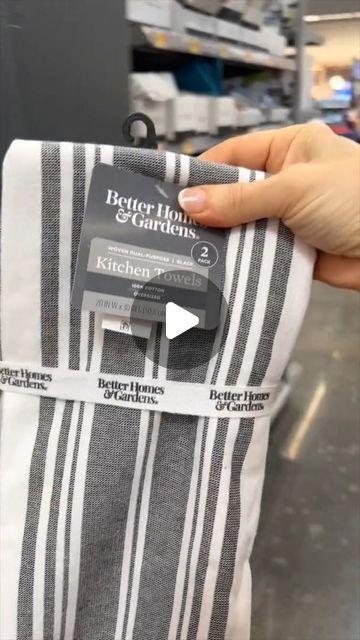 Hometalk on Instagram: "3 Walmart Tea Towel Hacks🤯" Diy Hanging Kitchen Towel, Diy Kitchen Towels Hanging, Homemade Towels, Tea Towel Curtains, Fold Tea Towels, How To Hang Towels, Dish Towels Diy, India Pakistan Match, Dish Towel Crafts