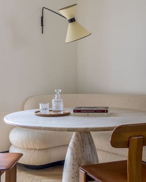 Banquette Seating Dining Room, Table With Bench Seat, Banquette Dining, Banquette Seating In Kitchen, Upholstered Dining Bench, Dining Banquette, Corner Seating, London Home, Dining Room Interiors