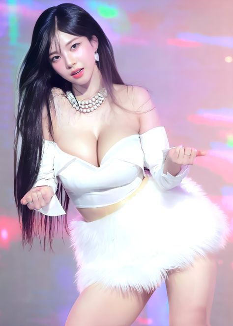 Karina Aespa Cool, Karina Body, Karina Outfit, Momo Hot, Rosé Girlfriend Material, Academia Aesthetic Outfit, Hot Dance, Hot Kpop, Aespa Karina