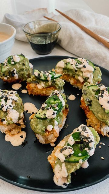 Carissa Stanton on Instagram: "I usually don’t post on the weekends, but you all borderline HARASSED me to post this Vegan Crispy Rice so here you go! 🥑🥢 The hype is real on this one OMG. Whether you eat fish or not, you must try this! Would be so fun to make with friends or a date 🥰 . Ingredients: Crispy Rice: 1 cup uncooked rice 2 tbsp rice wine vinegar 2 tsp sugar or honey Avocado oil Avocado “Sushi”: 3 small ripe avocados 1 tbsp vegan mayo 1 tbsp soy sauce 1 tsp sesame oil 1 tsp sambal Avocado Crispy Rice, Vegan Crispy Rice, Vegan Starters, Crispy Rice, Veg Dishes, Baked Garlic, Healthy Recipies, Sushi Rice, Rice Crispy