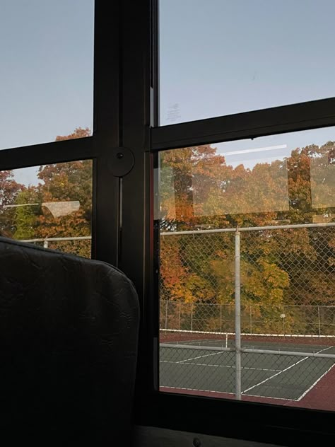 School Morning Aesthetic Fall, Productive Fall Aesthetic, Fall High School Aesthetic, School During Fall Aesthetic, Fall School Morning, Autumn Back To School Aesthetic, High School Fall Aesthetic, School In Fall Aesthetic, School In Autumn Aesthetic