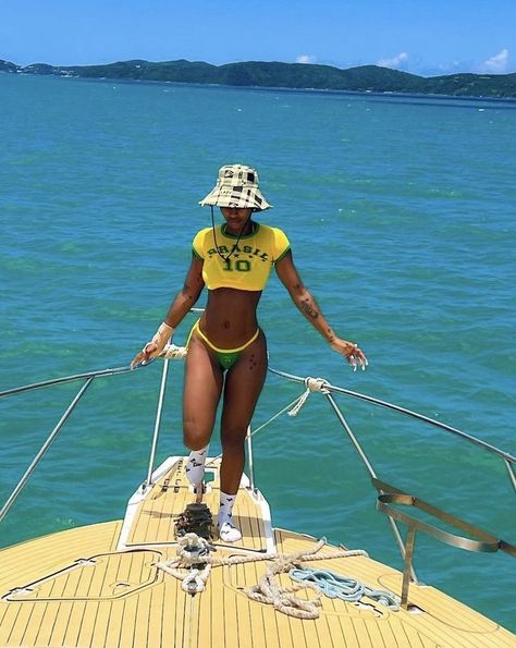 Island Vacation Outfits, Bad And Boujee Outfits, Brazil Vacation, Brazil Beaches, Black Girls Luxury Lifestyle, Jamaica Outfits, Swimsuit Aesthetic, Bathing Suit Outfits, Vacation Outfits Women