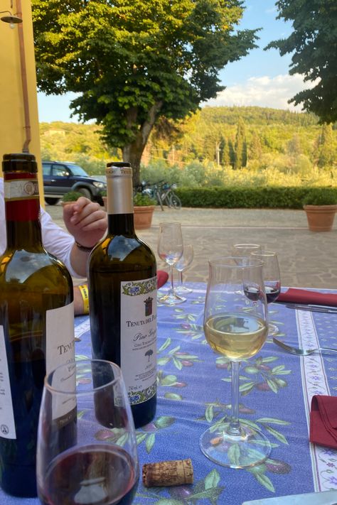 Winery dinners in Tuscany #italy #Wine Winery Aesthetics, Italian Wineries, Italy Activities, Tuscan Dinner, Vineyard Aesthetic, Italy Life, Wine Walk, Tuscany Wine, Italy Pictures