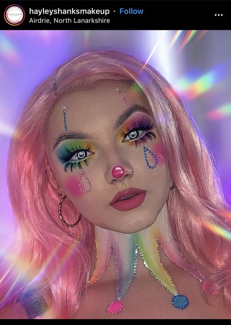 Pastel Halloween Makeup, Candy Clown Makeup, Clown Barbie, Pastel Clown Makeup, Maquillaje De Payaso Mujer, Pink Clown Makeup, Cat Eye Makeup Halloween, Pastel Clown, Pink Clown