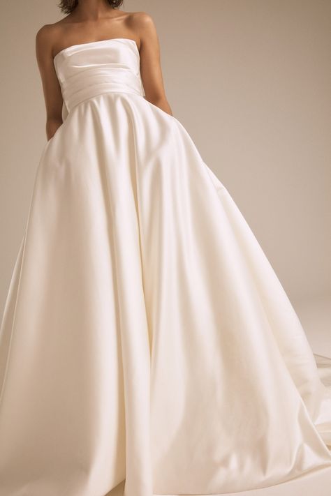 Duchess satin ruched strapless ball gown with oversized triple bow detail. Shown in Ivory. Amsale Dress, Strapless Ball Gown, Satin Ball Gown, Timeless Wedding Dress, Bow Wedding Dress, Classy Wedding Dress, Duchess Satin, Wedding Dresses Strapless, Satin Wedding