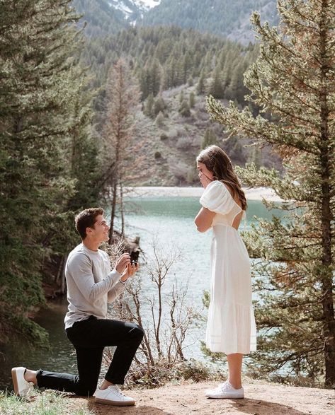 Utah Valley Bride on Instagram: “Engaging moments. 💍✨🎉 Thanks for tagging us in this sweet scene, @liv.sandor! Congrats on your beautiful engagement! 💋🎉 • • Photo:…” Engagement In Mountains, Christian Proposal Ideas, Proposal Dress Engagement, Engagement Destinations, Outside Proposal Ideas, Proposal Pictures Photography, Engagement Set Up Ideas, Casual Proposal, Simple Engagement Proposal Ideas