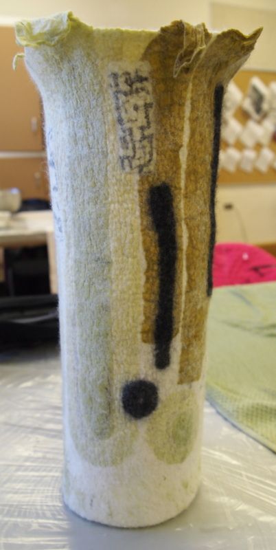 Wool love-functional fiber art: Fiona Duthie's 'Fibre, Paper and Ink' Vessel Class- Part 3! Paper Art Sculpture, Wet Felting Projects, Wool Art, Wet Felting, Handmade Felt, Felt Art, Paper And Ink, Felting Projects, Wine Recipes