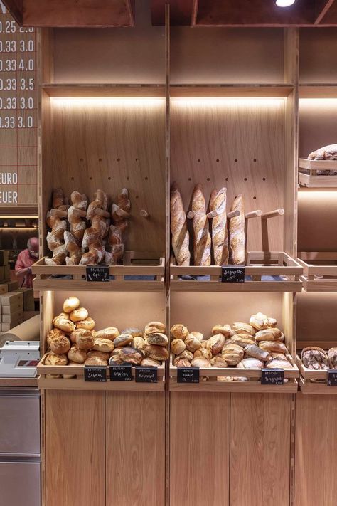 Bakery Showcase Display, Resturant Interior, Minimal Houses, Danish Bakery, Bread Display, Pastry Kitchen, Bakery Store, Bakery Interior, Bakery Design Interior