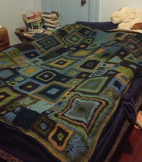 Crochet Babette Blanket, Whimsigoth Crochet Blanket, Crochet Brown Blanket, Crochet Blanket One Color, Knit Blanket Aesthetic, Whimsigoth Blanket, Hippie Crafts Diy, Blankets Aesthetic, Babette Blanket