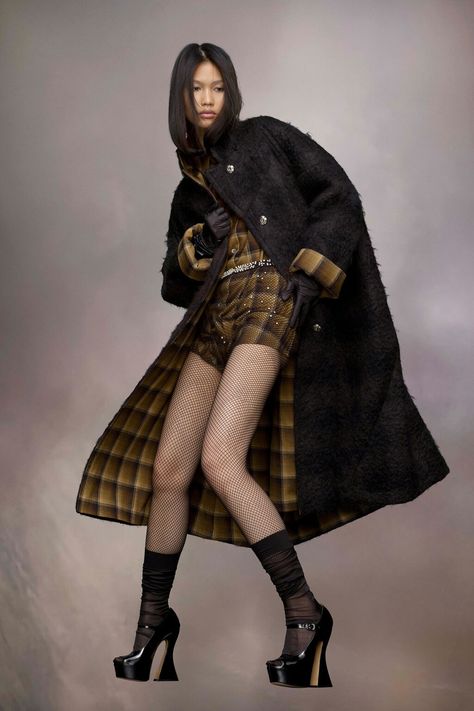 Pendleton reversible coat Autumn Fashion Women Fall Outfits 2024, Jojo Outfits, Reversible Fashion, Reversible Clothing, Black Hooded Coat, High Fashion Poses, Fashion Show Dresses, Fashion Technology, Fancy Fashion