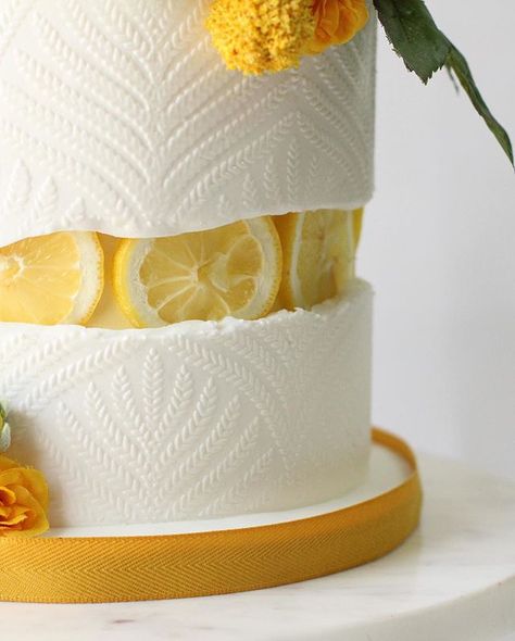 The Cake Barn on Instagram: “Fresh lemon Fault Line cake with harvest stencil accent! This design screams summertime! #thecakebarn #faultlinecake #cakestagram…” Fault Line Cake, Buckwheat Cake, Salty Cake, Fruit Decorations, Lemon Cupcakes, Cake Trends, Coconut Cake, Lemon Meringue, Drip Cakes