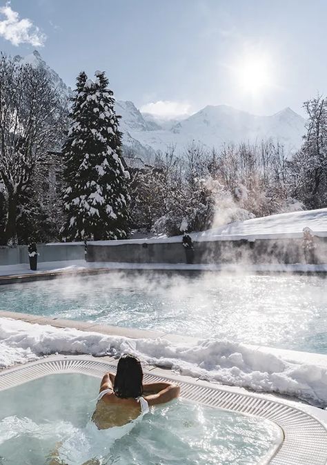 Spa Hivernal | Hôtel Mont-Blanc Chamonix | Relaxation en Montagne Chamonix France Aesthetic, Ski Chamonix Mont Blanc, Chamonix Mont Blanc Winter, Chamonix Aesthetic, Chamonix France Winter, Chamonix Winter, Chamonix Skiing, Winter Hotel, Winter Spa