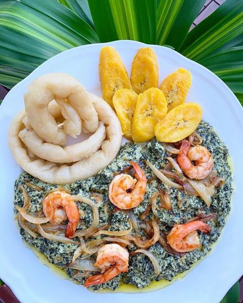 20 Most Popular Foods in Cameroon - Chef's Pencil Cameroon Food, Fancy Food Presentation, Ghana Food, Ghanaian Food, West African Food, Africa Food, African Cooking, Food Content, Healthy Food Choices