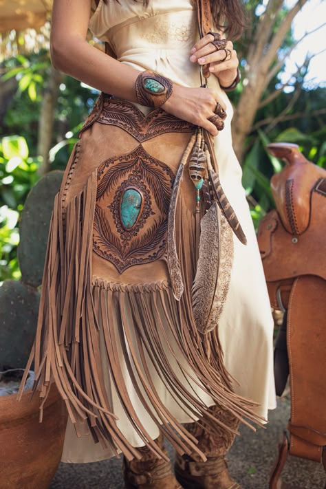 Handmade Leather Bags | Buffalo Girl® Feather Cuff, Bags Elegant, Eagle Feather, Handmade Leather Purse, Dragon Stone, Leather Accessories Handmade, Estilo Hippy, Handmade Leather Bags, Suede Tassel