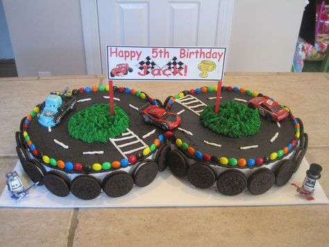 Race Car Birthday Cake, Race Track Cake, Car Birthday Cake, Birthday Cake Designs, Race Car Cakes, Cars Birthday Cake, Cars Cake, Pie Party, Hot Wheels Party