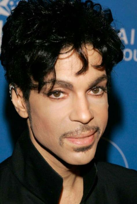 Prince Rogers Nelson <3 My forever love. <3 Prince Singer, Prince Musician, Prince Images, Prince Tribute, The Artist Prince, Pictures Of Prince, Photos Of Prince, Rip Prince, Prince Purple Rain