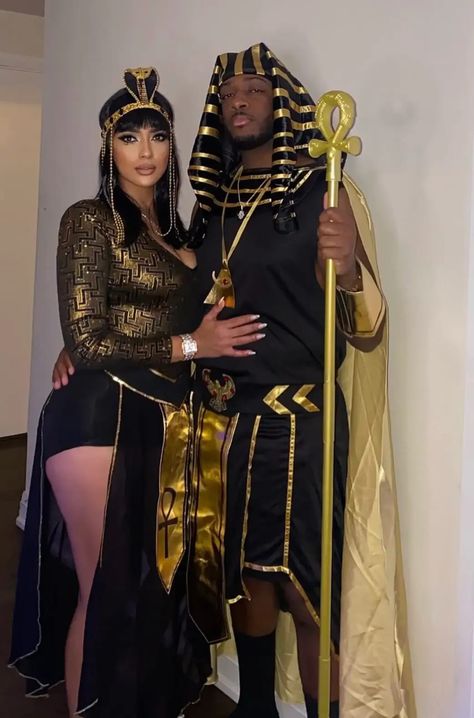 Dynamic Duo Costumes Couples Black, Black And White Couple Costume Ideas, Jack And Sally Costume Couple Simple, Black Couple Halloween Costumes 2023, Black Couples Costumes For Halloween, King And Queen Halloween Costumes, Egyptian Couple Costume, Holloween Costume Ideas Couple Black, Cleopatra Couple Costume