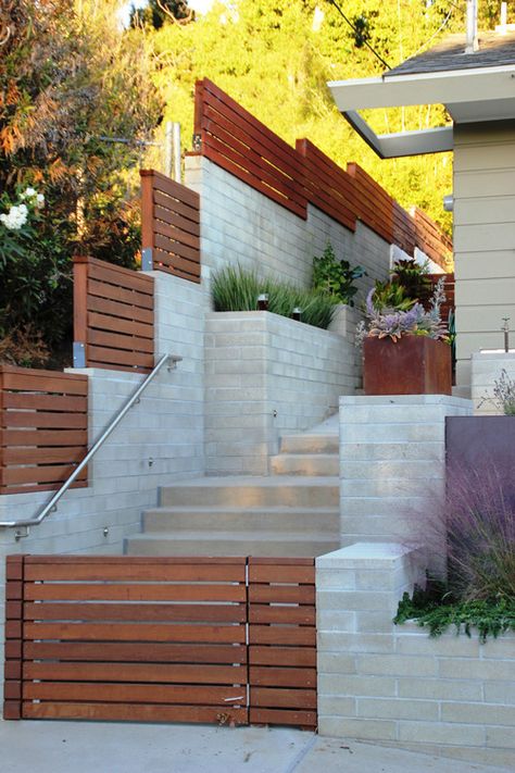 SZABO Landscape Architecture - Bend, OregonMission Terraces Lakehouse Backyard, Wall Extension, Backyard Fence Decor, Contemporary Landscape Design, Gabion Fence, Pool Gate, Green Fence, Modern Fence Design, House Fence Design