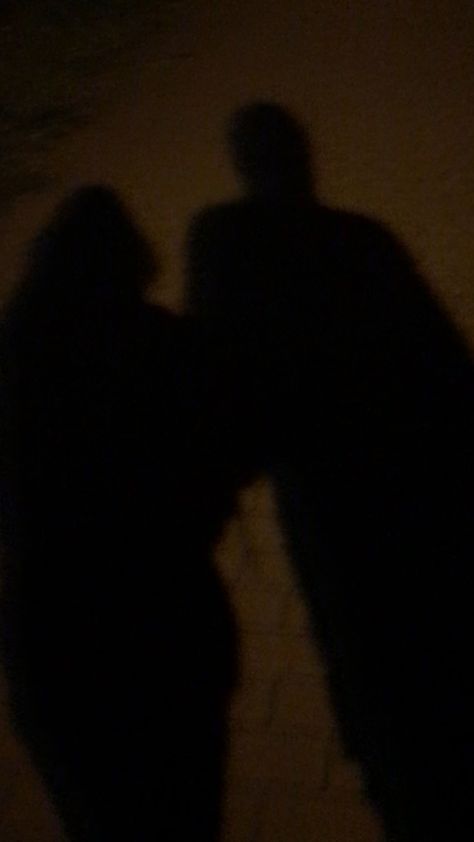 Fwb Aesthetic Photos, Fake Couple Aesthetic, Lowkey Boyfriend Pictures Blurry, Hidden Couple Aesthetic, Couple Lowkey Pics, Shadow Couple Pictures, Fake Couple Pic No Face, Couple Shadow Aesthetic, Fake Bf Pics Faceless Night