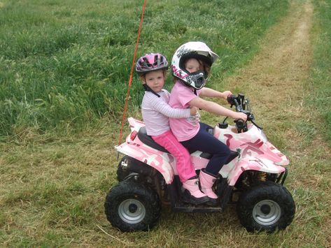 Kids on 4 Wheeler bike Dog Farm, Kids Atv, Friends Having Fun, Four Wheeling, Four Wheelers, 4 Wheeler, Life I Want, Riding Lawnmower, Kids Bike