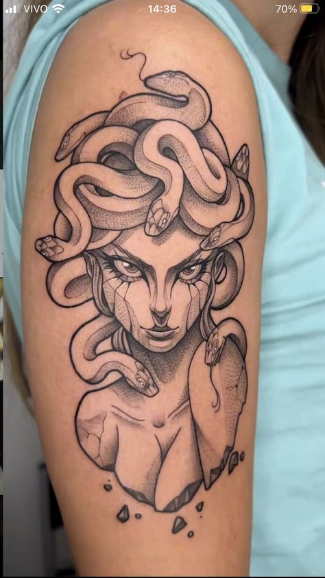 Snake Heads Drawing, Arm Tattoos For Women Snake, Mandala Snake Tattoo, Medusa Hip Tattoo, Medusa Tattoo Sketch, Black Work Tattoo Blackwork, Tattoo Pierna Mujer, Dark Tattoo Ideas, Tattoo Medusa