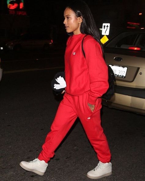 Pinterest: Nuggwifee Sweatpants Outfits, Karrueche Tran, Skandinavian Fashion, Sweatpants Outfit, Lazy Outfits, Chill Outfits, Tomboy Fashion, Dope Outfits, Swag Outfits