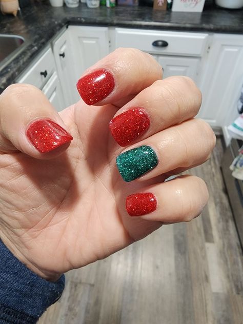 Red Nails With Green Glitter, Red And Green Dip Nails, Green And Red Glitter Nails, Red Green Silver Nails, Christmas Nails Red And Green Glitter, Christmas Glitter Nail Designs, Christmas Nail Art Designs Xmas Sparkle Red Glitter, Red And Green Nails Acrylic, Dip Powder Nails Red