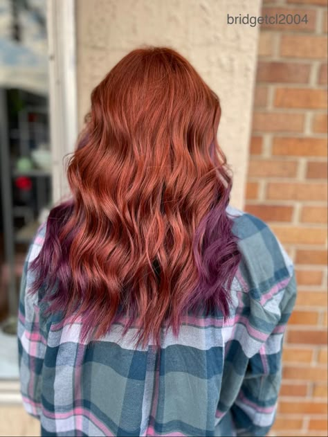 Purple And Auburn Hair, Purple Highlights Red Hair, Ginger Hair Purple Highlights, Purple Ginger Hair, Ginger Hair With Purple Highlights, Ginger Hair With Purple, Copper Hair With Pink Highlights, Ginger And Purple Hair, Purple And Red Hair