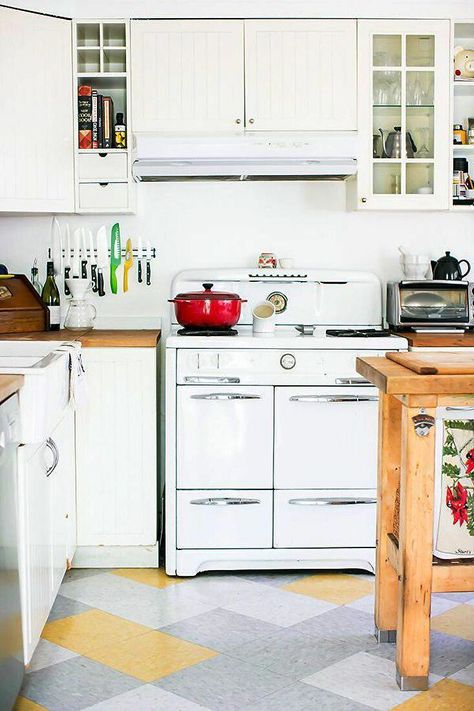 white kitchen cabinet inspiration #kitchentrends Kitchen Cabinet Inspiration, Cleaning Oven Racks, Cabinet Inspiration, Kitchen Cabinet Trends, Tile Trends, Oven Cleaning, Kitchen Floor Tile, Kitchen Tile, Kitchen Trends