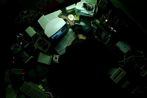 Keyboard in "The matrix”.#keyboard#thematrix Costume Matrix, Hacker Room, Matrix Aesthetic, Edward Nashton, Neo Matrix, There Is No Spoon, Cyberpunk Room, Hacker Aesthetic, Massive Attack