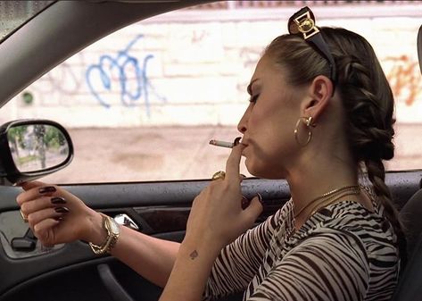 sopranos 00s smoking adriana style tv aesthetic Adriana La Cerva, Wife Style, The Sopranos, Tony Soprano, Tv Show Outfits, Mob Wives, Wife Life, Tennis Clothes, Music Tv