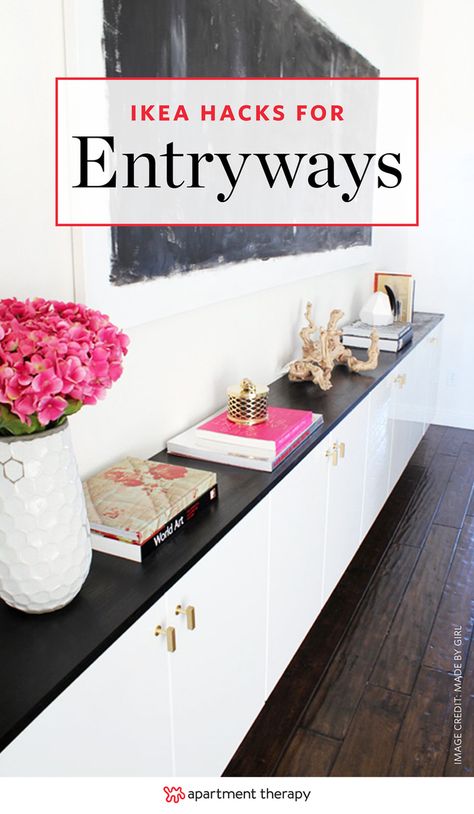 IKEA Hacks to Rescue Cluttered Entryways | No matter if you have a non-existent entryway or a spacious foyer, this is one of those spots where clutter seems to pile up without anyone even noticing. Lucky for us, we can always count on IKEA as an endless source of inspiration for team clutter control. Foyer Shoe Storage, Entryway Apartment, Shoe Storage Entryway, Ikea Shoe Storage, Minimalist Entryway, Ikea Entryway, Storage Entryway, Billy Ikea, Ikea Hallway