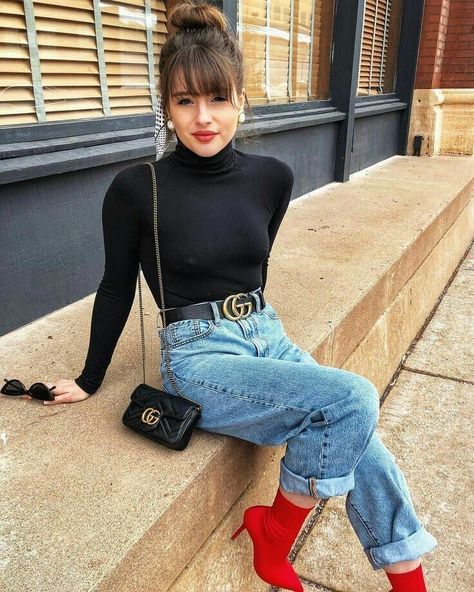 Red Boots Outfit, Booties Outfit, Boating Outfit, Red Boots, Black Turtleneck, Mode Inspiration, Outfit Casual, Fall Winter Outfits, Outfits Casuales