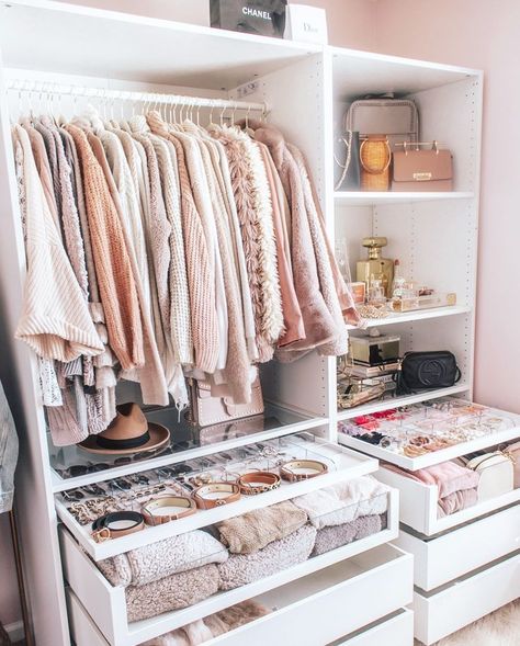 Organized Closet, Walk In Closet Design, Wardrobe Organisation, Pax Wardrobe, Diy Wardrobe, Wardrobe Room, Closet Decor, Bedroom Closet Design, Dekorasi Kamar Tidur