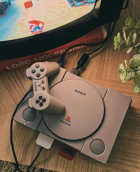 Joystick Aesthetic, Playstation Aesthetic, Gadgets Aesthetic, 90s Games, Cl Instagram, Dream Setup, Games Aesthetic, Tech Aesthetic, Shadow Of The Colossus