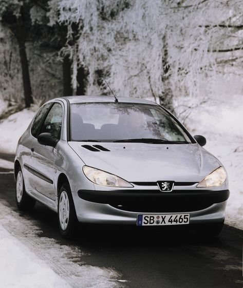 2001 Wallpaper, Classic Car Photography, Car Evolution, Peugeot 504, Photography Snow, Moto Cross, Vehicle Design, Car Photography, Peugeot 205