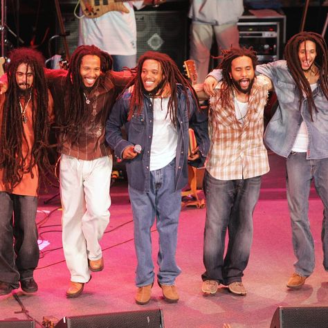 Photos from Bob Marley's Family Tree - Page 2 - E! Online Damien Marley, Bob Marley Kids, Bob Marley Sons, Marley Brothers, Julian Marley, Marley Family, Reggae Festival, Famous Legends, Jermaine Jackson