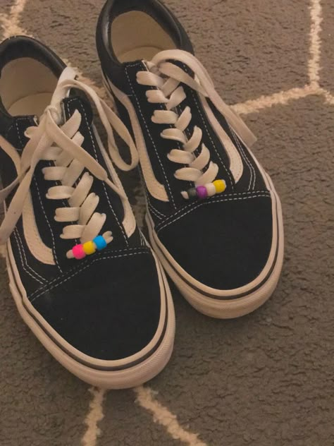 pansexual~non-binary Non Binary Flag Aesthetic, Nonbinary Outfits Aesthetic, Pan Outfits, Non-binary Aesthetic, Pansexual And Non Binary Pfp, Pansexual Outfit Ideas, Pride Accessories Diy, Pansexual Pride Outfit, Pansexual Outfits