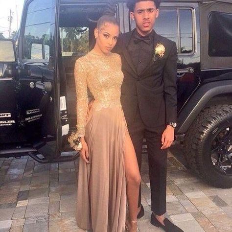 Prom Photo Poses, Luulla Dresses, Couple Prom, Prom 2k17, Prom Goals, Prom Couples, Gold Prom, A Line Evening Dress, Prom Photos