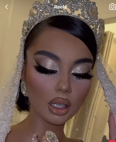 Make Up Inspo For Wedding, Make Up For Quinceanera Makeup, Makeup Looks For Sweet 16, Quinceanera Makeup Ideas, Arab Wedding Makeup, Eye Look, Buchona Makeup, Quince Makeup Looks, Quince Makeup