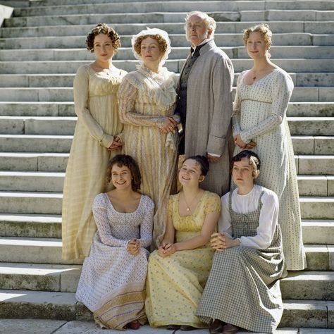 Pride And Prejudice Dress, Pride And Prejudice 1995, Pride & Prejudice Movie, Jennifer Ehle, Period Drama Movies, Jane Austen Movies, Pretty Costume, Jane Austen Novels, Victorian Romance