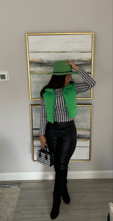 Holiday Festive Outfits Women, Hunter Green Outfits For Black Women, Green Black And White Outfit, Black Pants Outfit, Cosmetology Student, 54th Birthday, Outfit Black Women, Plus Size Fashionista, Festive Outfits