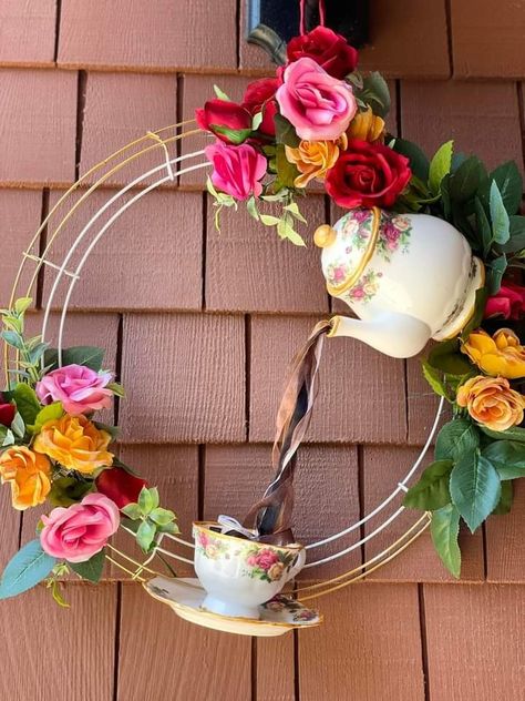 Teapot Collection Display Ideas, Diy Giant Teacup, Tea Cup Wreath Diy, Diy Tea Party Decor, Decorating With Teapots, Tea Pot Crafts Diy Ideas, Christmas Tea Decorations, Indoor Tea Party Decorations, Dollar Tree Tea Party