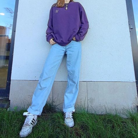 Purple Crewneck Outfit, Purple Shirt Outfit Women, Purple Shirt Aesthetic, Purple Hoodie Outfit, Dark Purple Hoodie, Light Purple Shirt, Zipper Outfit, Crewneck Outfit, Outfit Modest